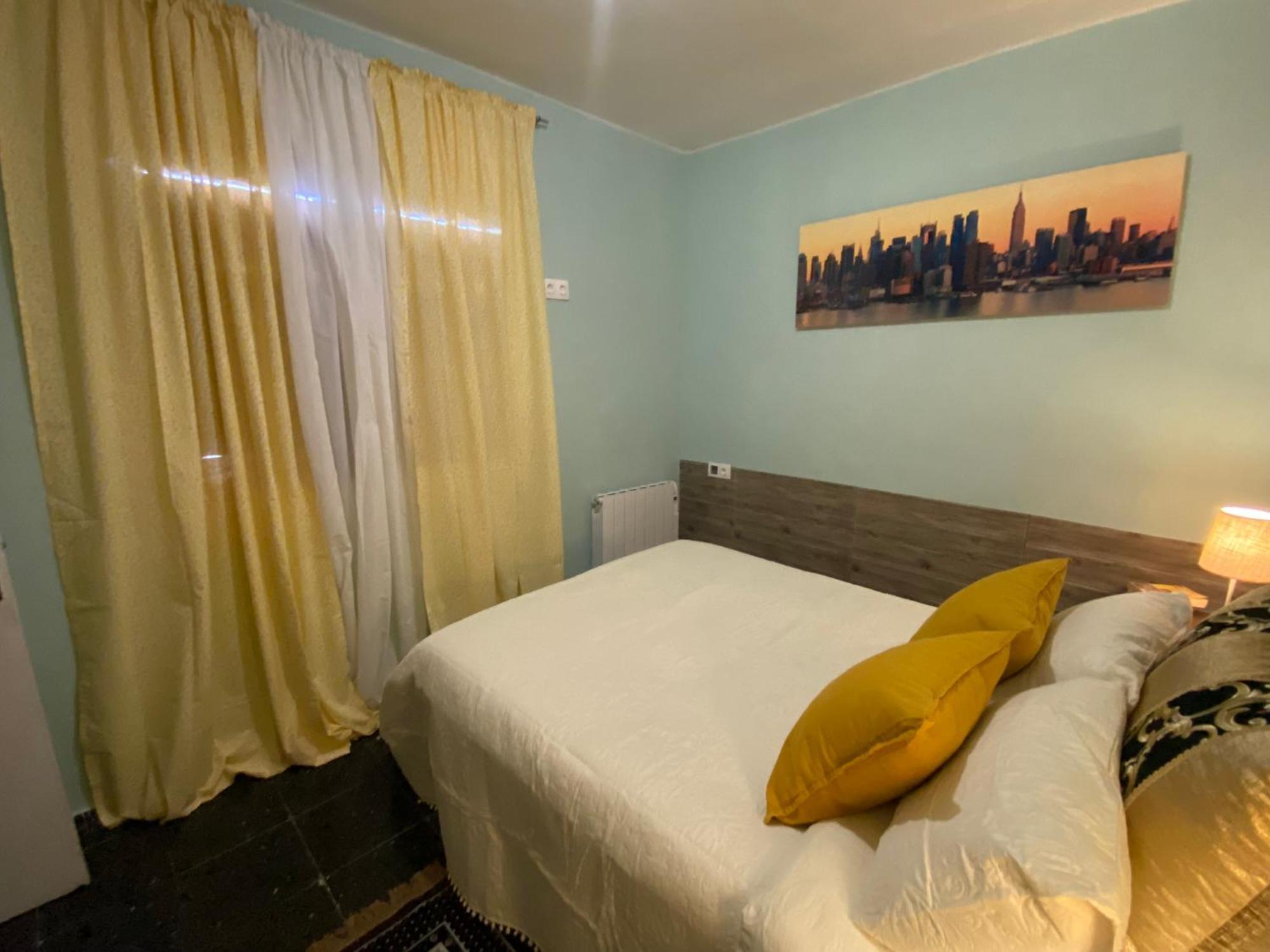 La Casa De Las Hadas Otel La Reguda Dış mekan fotoğraf