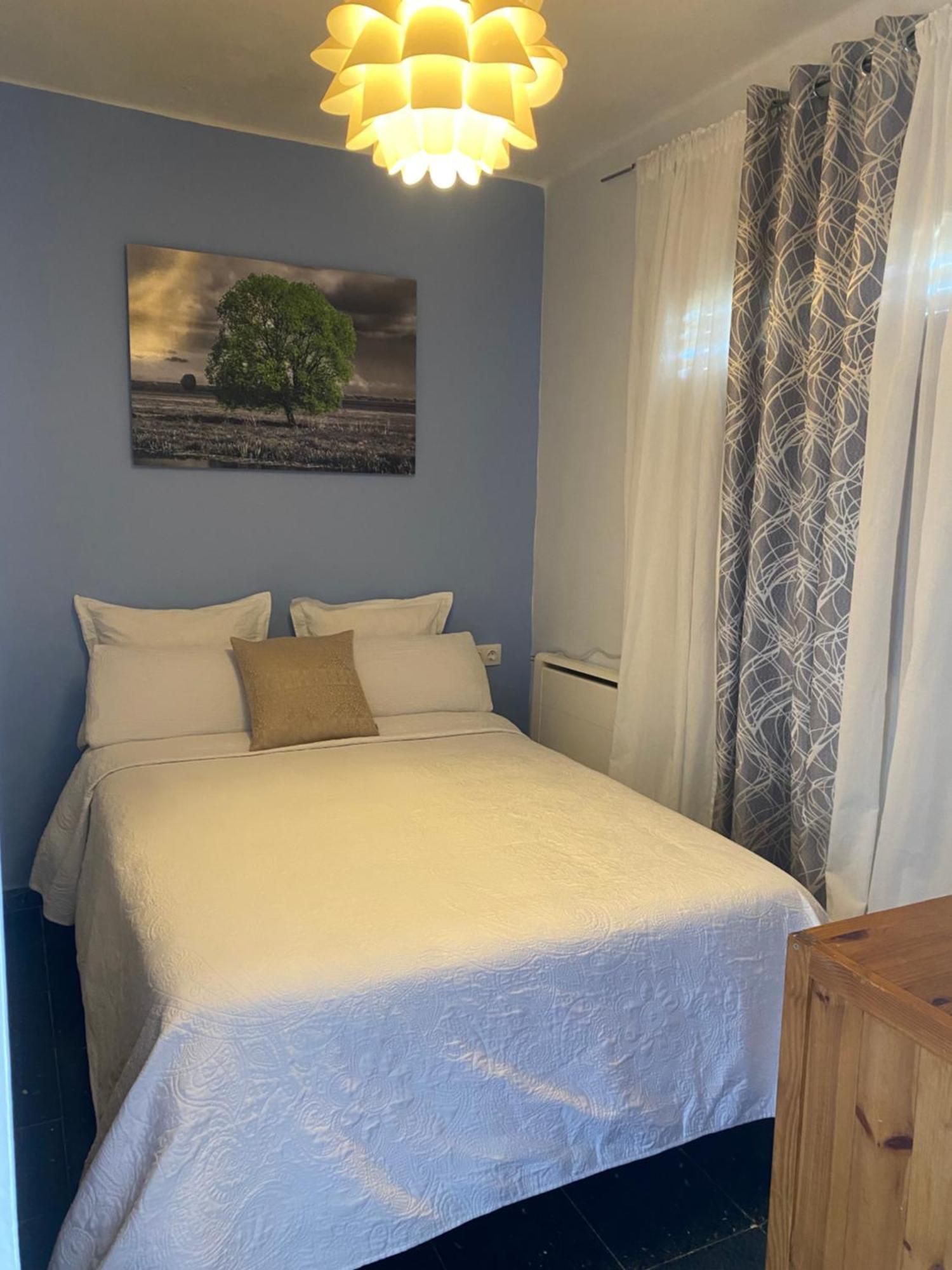 La Casa De Las Hadas Otel La Reguda Dış mekan fotoğraf