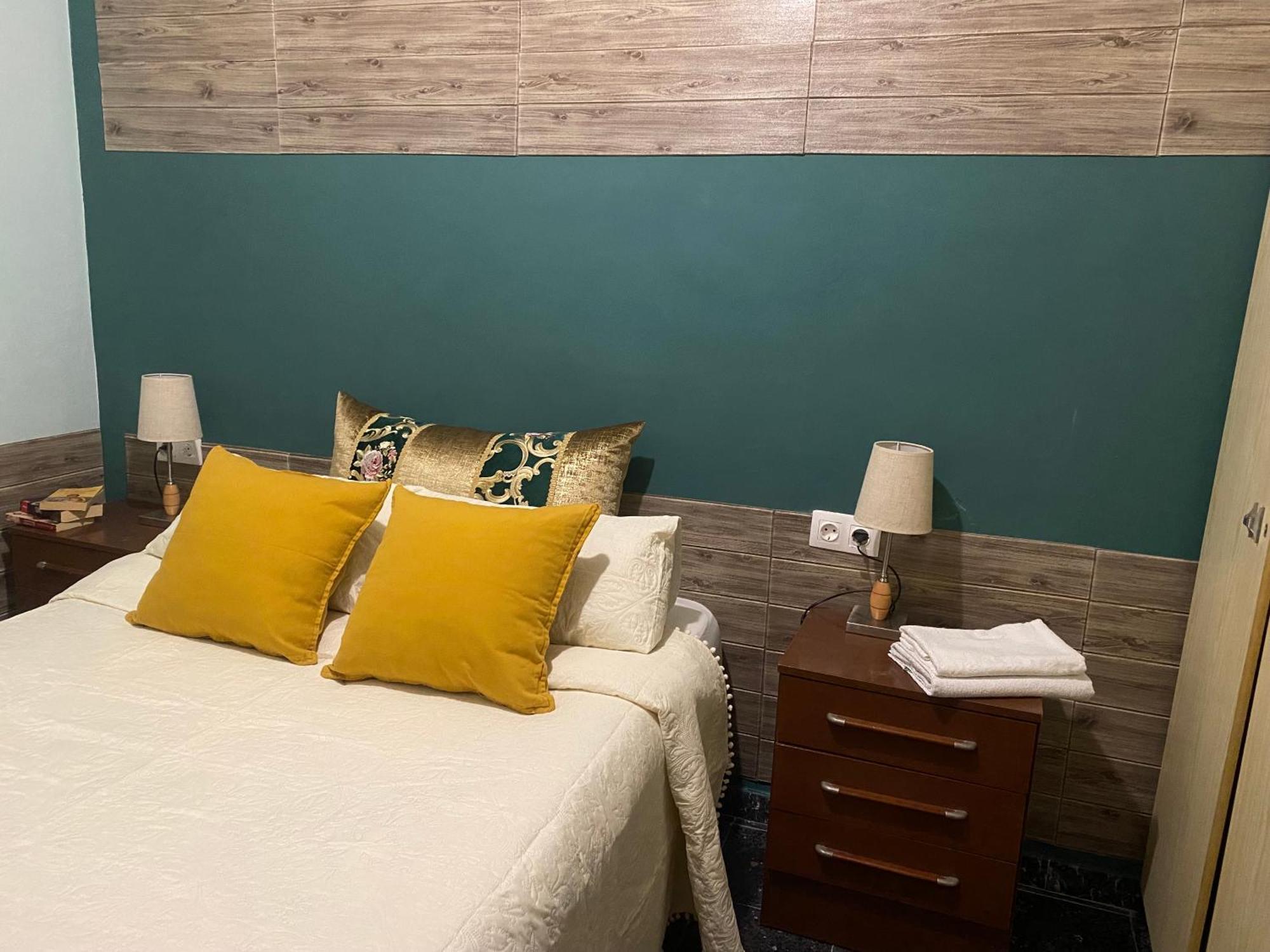 La Casa De Las Hadas Otel La Reguda Dış mekan fotoğraf